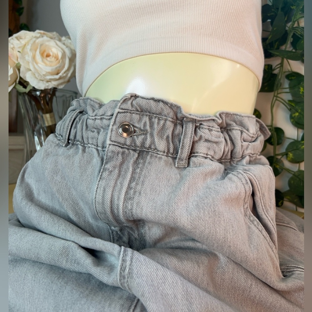 🩶 Zara High-Waisted Paperbag Denim Jeans